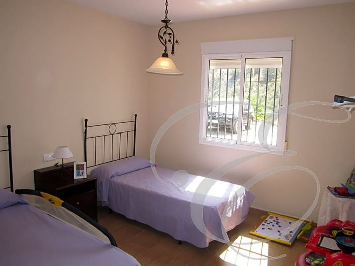 Image No.13-3 Bed Property for sale