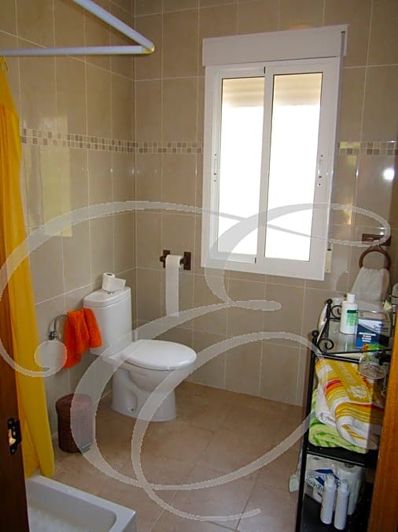 Image No.14-3 Bed Property for sale