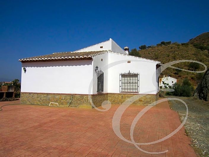 Image No.6-3 Bed Property for sale