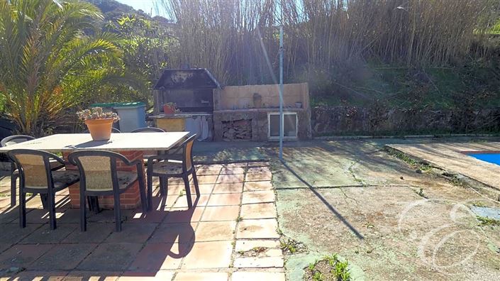 Image No.24-6 Bed Property for sale