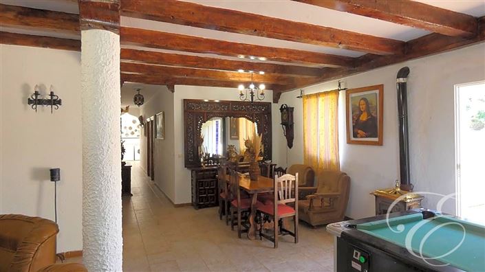 Image No.7-6 Bed Property for sale