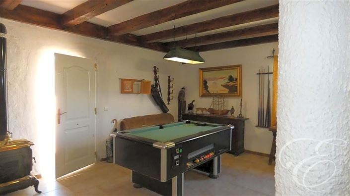 Image No.8-6 Bed Property for sale