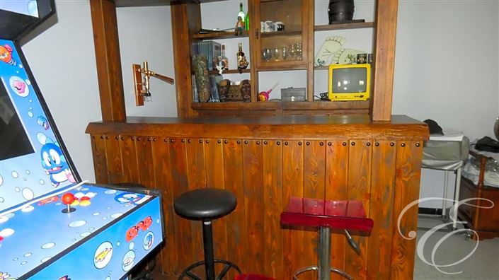 Image No.16-7 Bed Property for sale