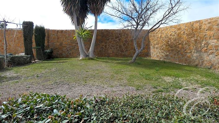 Image No.27-7 Bed Property for sale