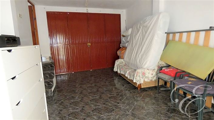 Image No.15-5 Bed Property for sale