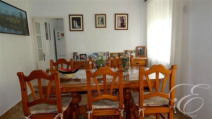 Image No.4-5 Bed Property for sale