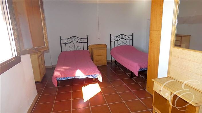 Image No.10-4 Bed Property for sale