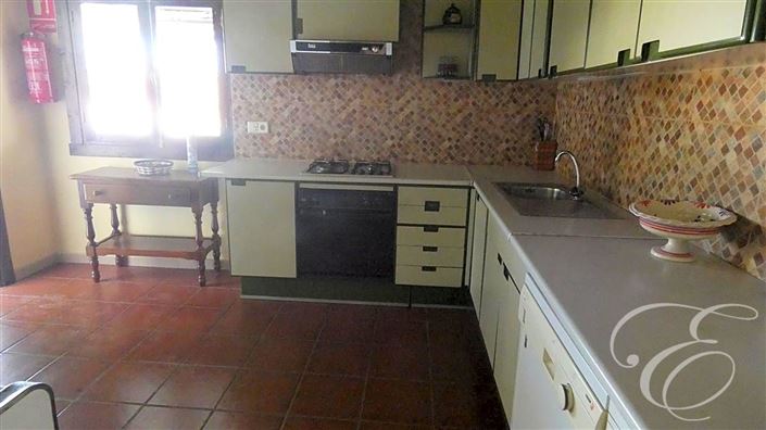 Image No.11-4 Bed Property for sale