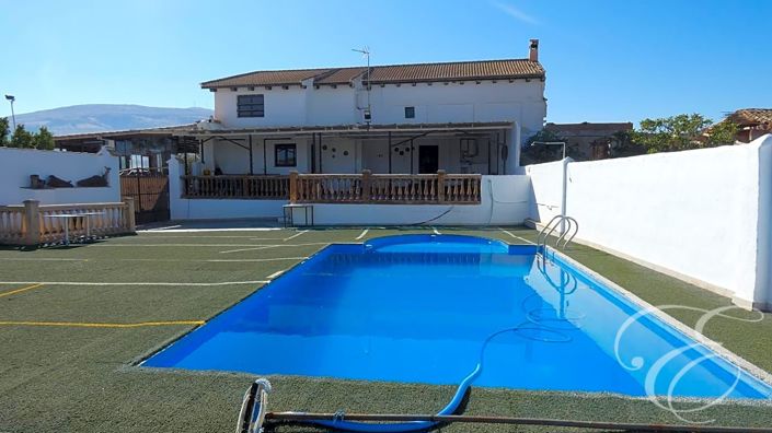 Image No.2-4 Bed Property for sale