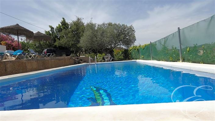 Image No.27-6 Bed Property for sale