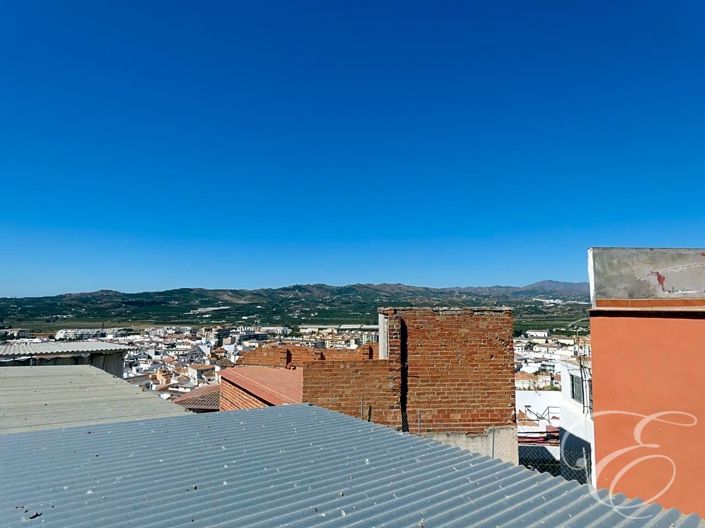 Image No.17-3 Bed Property for sale