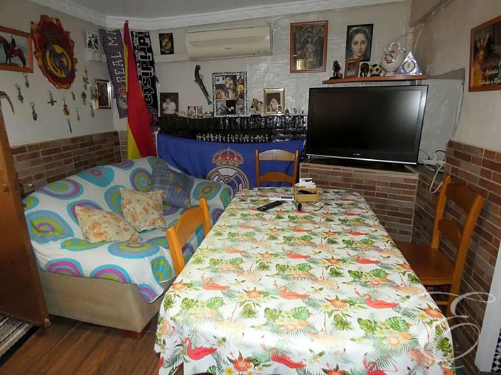 Image No.4-3 Bed Property for sale