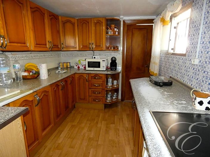 Image No.6-3 Bed Property for sale