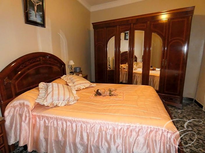 Image No.7-3 Bed Property for sale