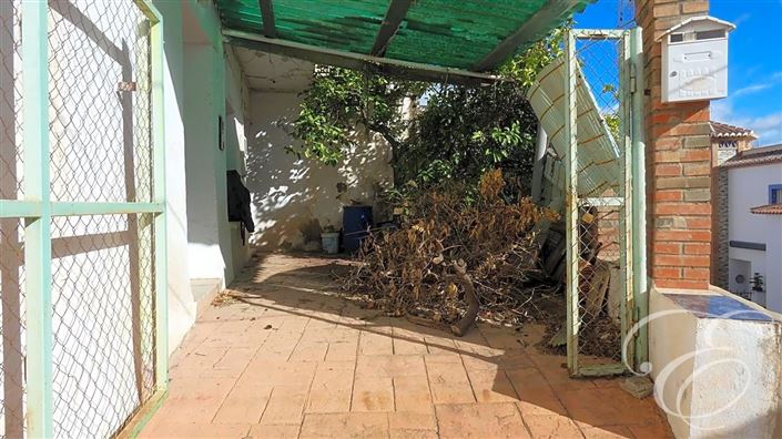 Image No.11-6 Bed Property for sale