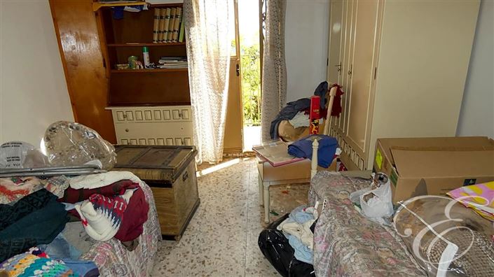 Image No.14-6 Bed Property for sale