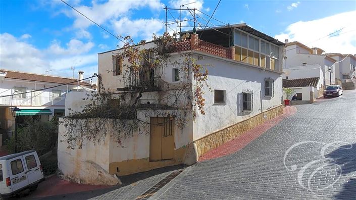 Image No.3-6 Bed Property for sale