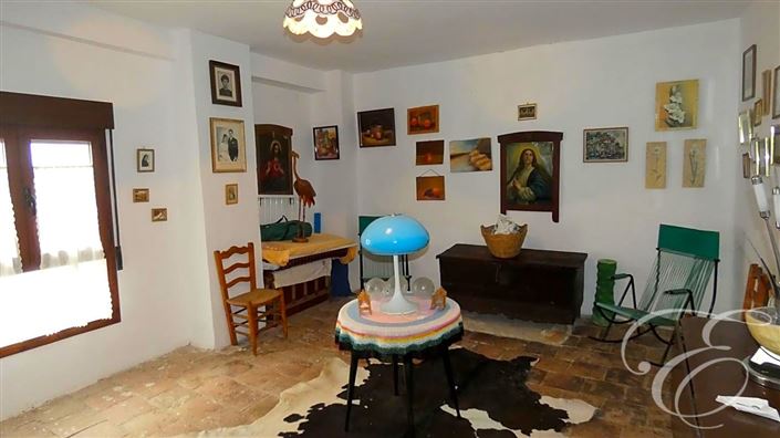 Image No.14-5 Bed Property for sale