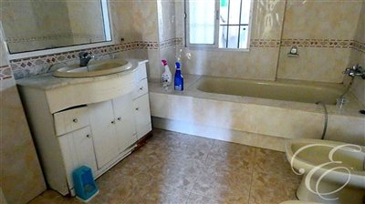 3902ea73-0003806033