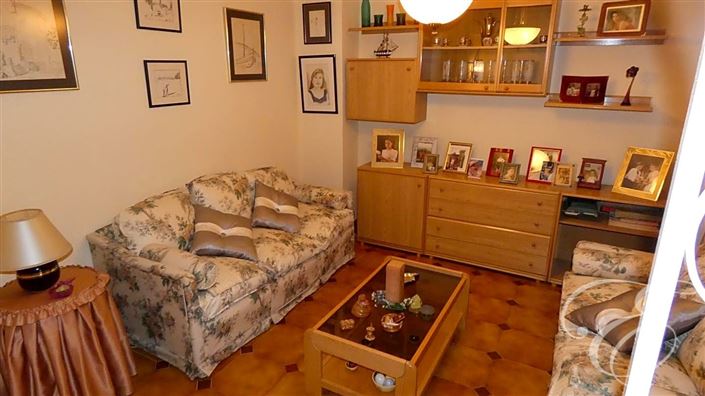 Image No.12-4 Bed Property for sale