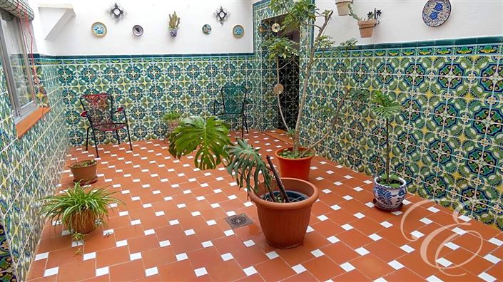 Image No.15-4 Bed Property for sale