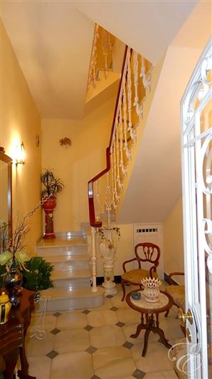 Image No.8-4 Bed Property for sale