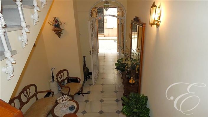 Image No.9-4 Bed Property for sale