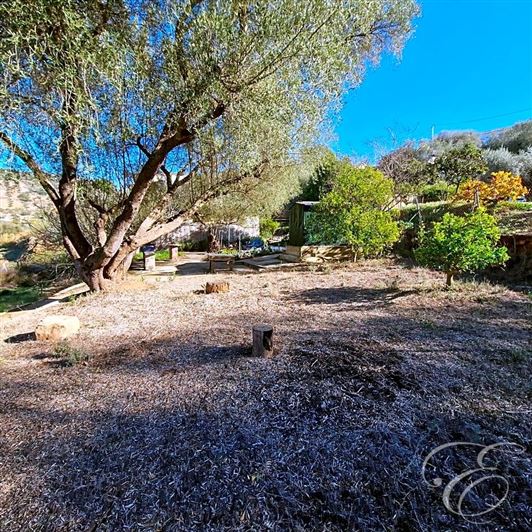 Image No.18-3 Bed Property for sale