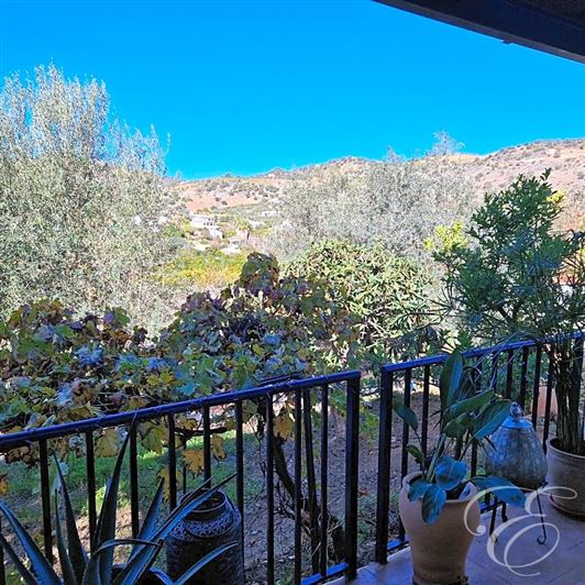 Image No.20-3 Bed Property for sale