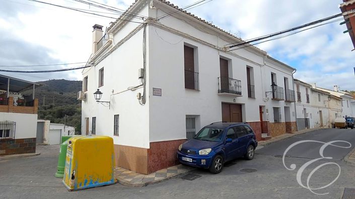 Image No.3-3 Bed Property for sale