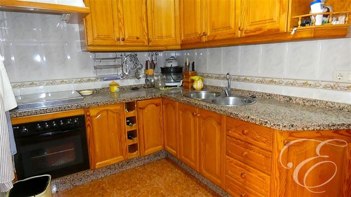 Image No.6-3 Bed Property for sale