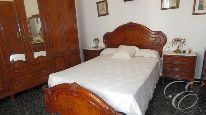 Image No.7-3 Bed Property for sale