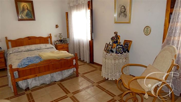 Image No.6-3 Bed Property for sale