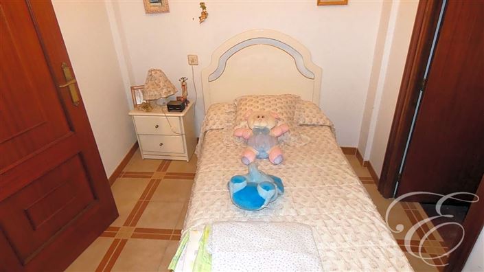 Image No.8-3 Bed Property for sale