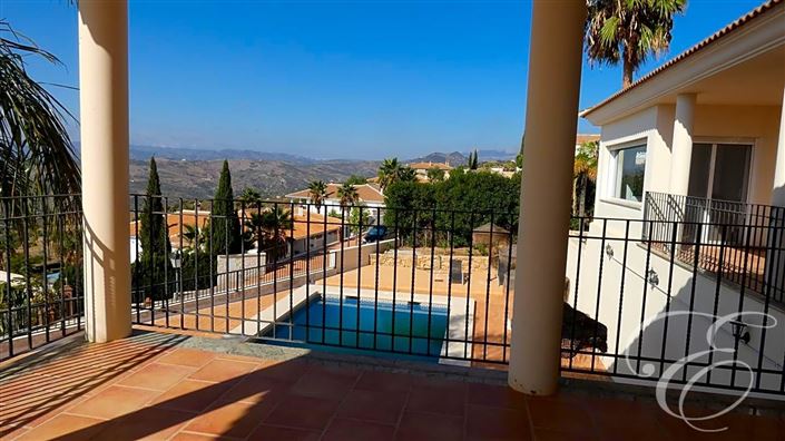 Image No.11-4 Bed Property for sale