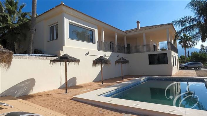 Image No.4-4 Bed Property for sale