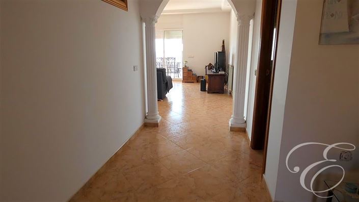 Image No.8-4 Bed Property for sale