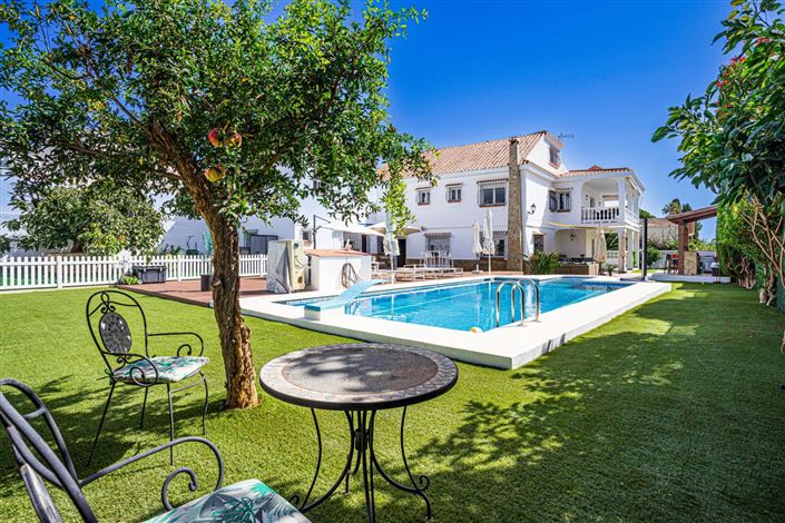 Image No.35-6 Bed Property for sale