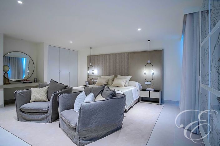 Image No.15-4 Bed Property for sale