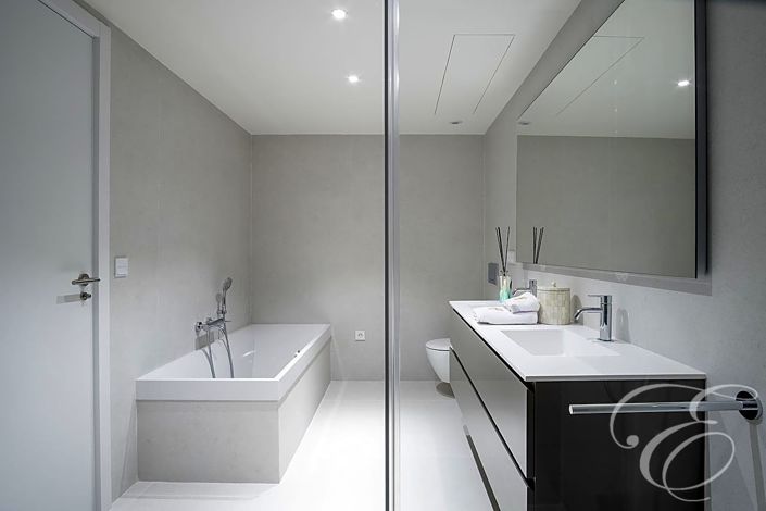 Image No.16-4 Bed Property for sale