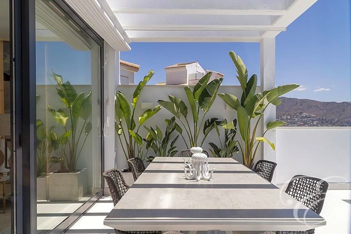 Image No.17-4 Bed Property for sale