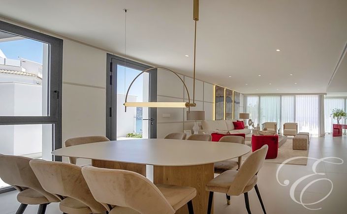 Image No.7-4 Bed Property for sale