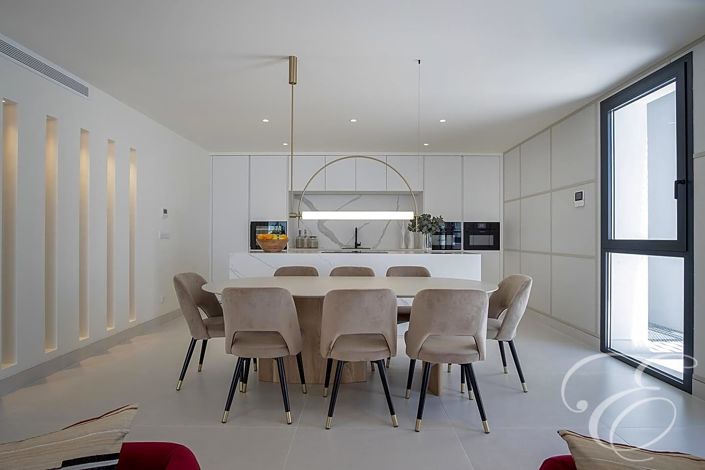 Image No.9-4 Bed Property for sale