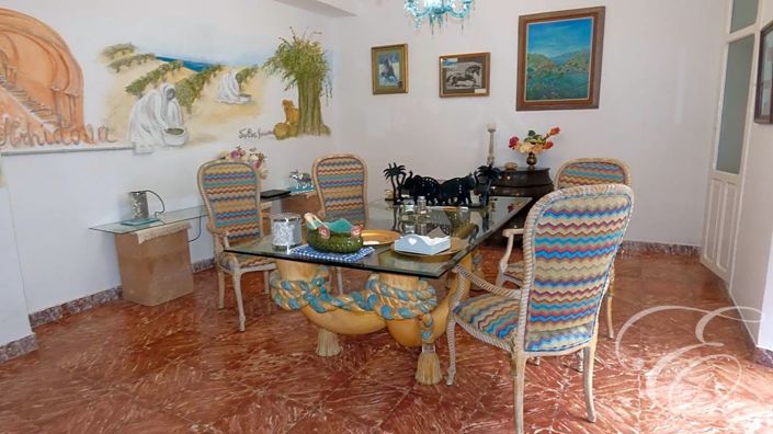 Image No.11-7 Bed Property for sale