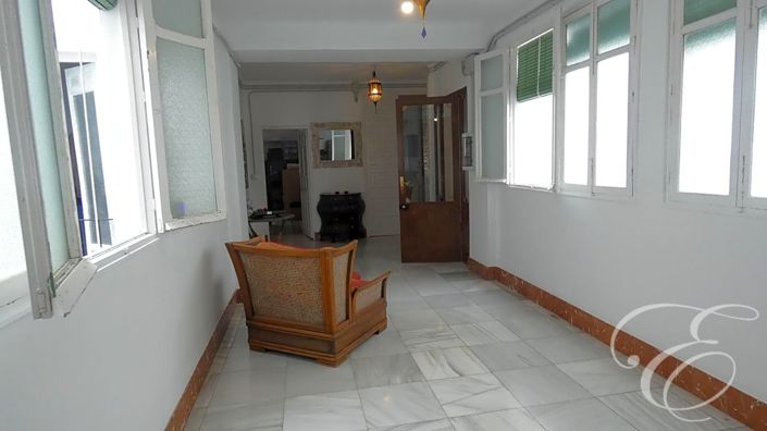 Image No.9-7 Bed Property for sale