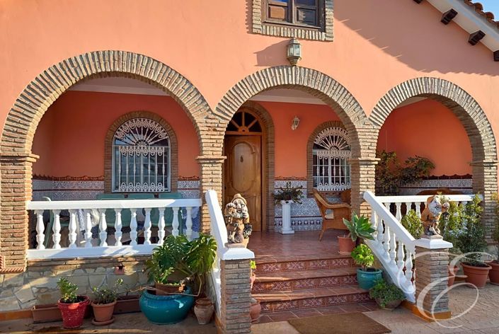 Image No.14-7 Bed Property for sale