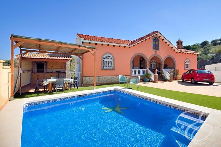 Image No.18-7 Bed Property for sale