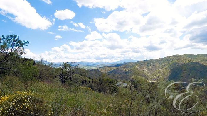 Image No.16-2 Bed Property for sale