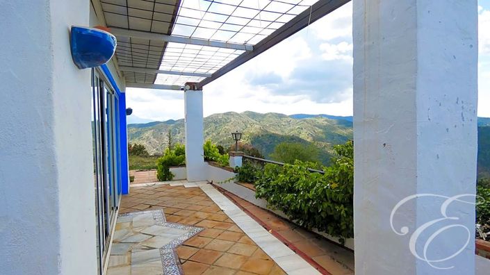 Image No.17-2 Bed Property for sale