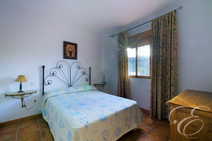 Image No.11-4 Bed Property for sale